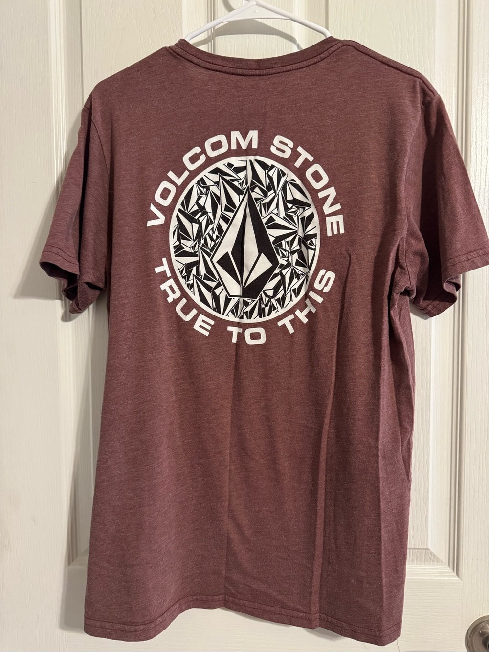 Volcom Men's Short-Sleeve Logo Tee in Maroon